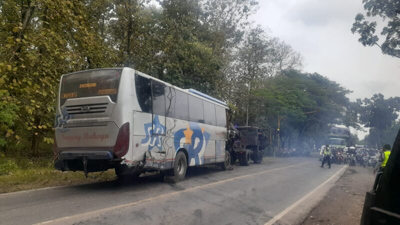 Kecelakaan Beruntun di Madiun, Butuh Waktu Hingga 7 Jam untuk Evakuasi 3 Kendaraan