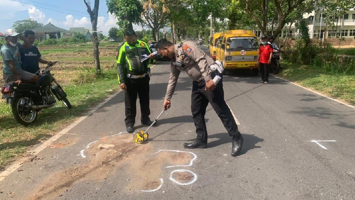 Tabrak Truk, Seorang ABG di Mojokerto Tewas Terlindas