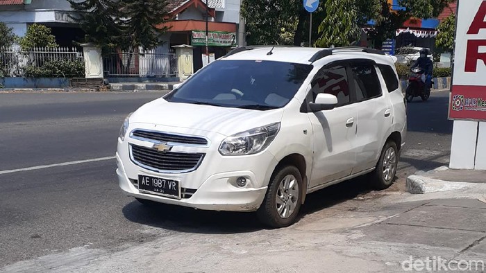 Maling Bobol Mobil Parkir di Ponorogo, Uang Puluhan Juta Raib  