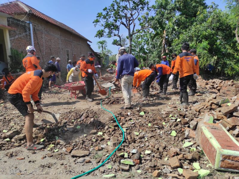 Diterjang Angin Kencang, Rumah Milik Nenek-Nenek di Madiun Rata dengan Tanah