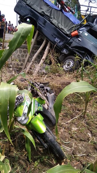 Belok Tak Lihat Belakang, 2 Pelajar di Ponorogo Ditabrak Pikap, Satu Meninggal