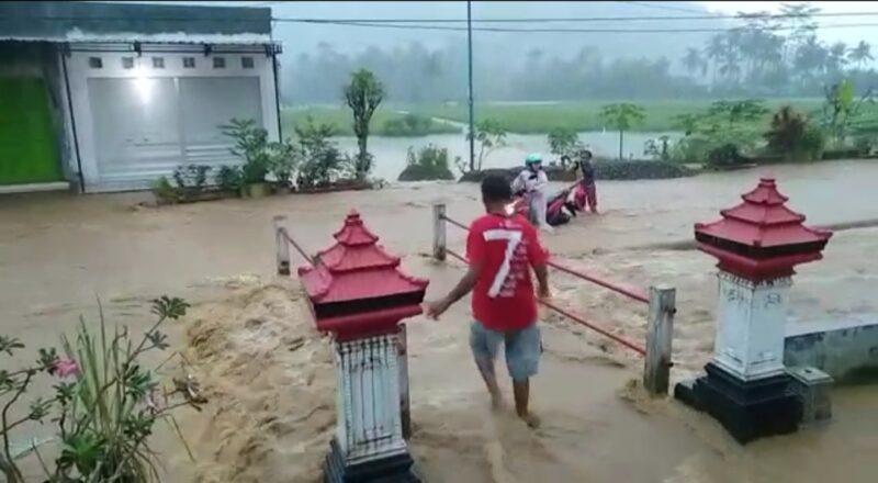 Pacitan Diterjang Banjir Bandang, Ratusan Rumah Terdampak