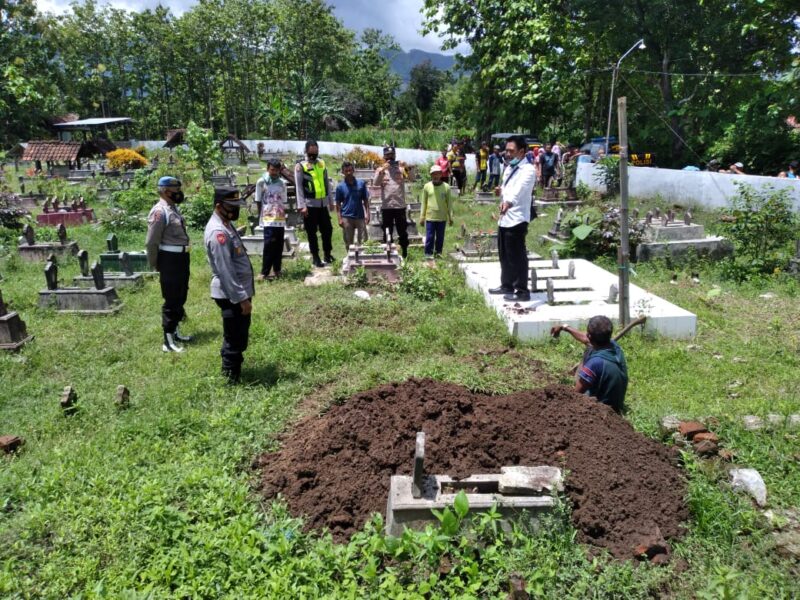 Dapat Bisikan Gaib, Pria di Ponorogo Bongkar Makam Istrinya