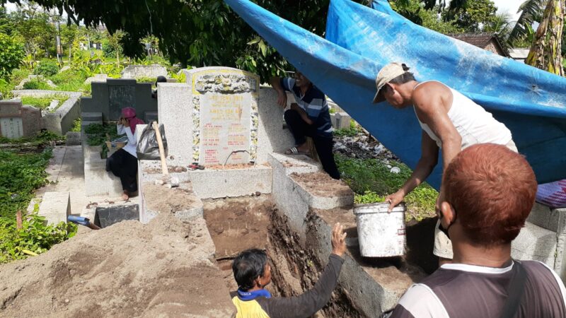 Bakal Dibangun Rusunawa, Pembongkaran Makam di Bong Cino Madiun Dimulai