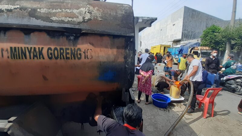Pedagang Kelontong di Madiun Dapat Pasokan Minyak Goreng Curah, Harus Dijual Sesuai HET
