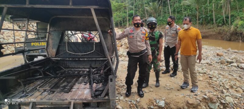 Bawa Ratusan Liter BBM, Pikap di Pacitan Ludes Terbakar