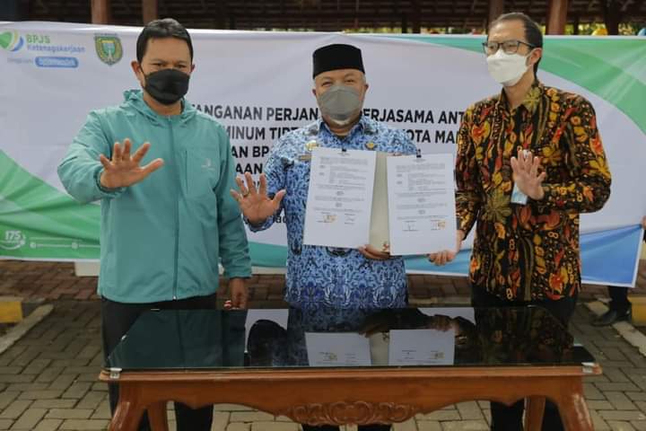 Biar Tenang Bekerja, Marbot hingga Penggali Makam di Madiun Diikutkan BPJS Ketenagakerjaan