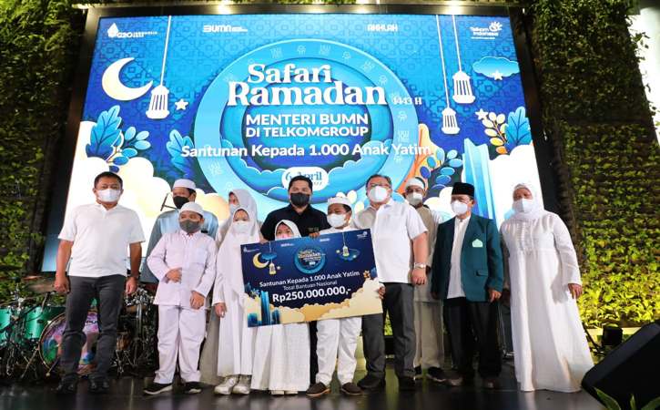Safari Ramadan di Telkom Group, Menteri BUMN  Motivasi Milenial hingga Serahkan Santunan