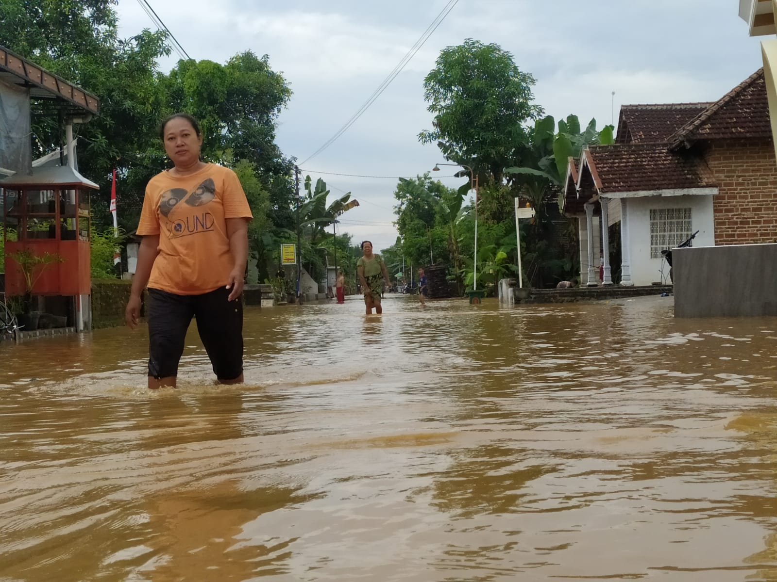 Banjir Terjang Ponorogo, Puluhan Rumah Terendam & Jalan Ke Trenggalek Ditutup