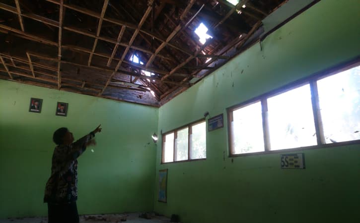 2 Tahun Gedung Rusak, Siswa SDN di Ponorogo Ngungsi Belajar di Sekolah Buddha