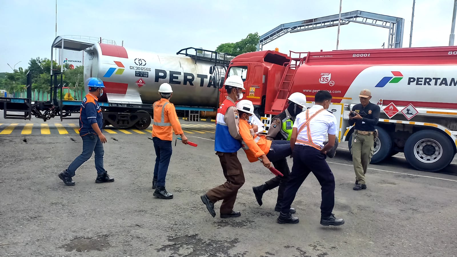 Distribusi Energi Berisiko Tinggi, Pertamina Madiun Gelar Simulasi Penanggulangan Kedaruratan