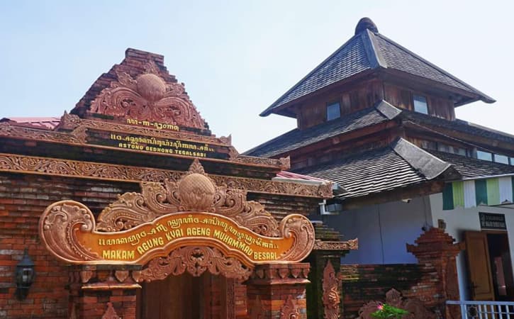 Deretan Masjid Tertua di Jawa Timur, Punya Arsitektur Unik & Cocok untuk Wisata Religi