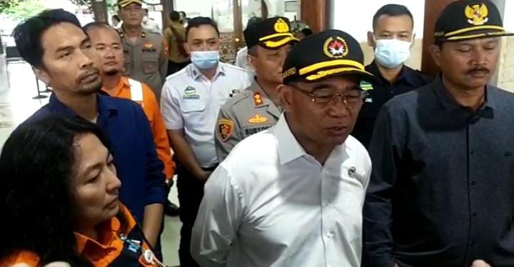 Tinjau Persiapan Mudik di Madiun, Menko PMK Tegaskan Vaksinasi Bukan Lagi Syarat Naik Kereta