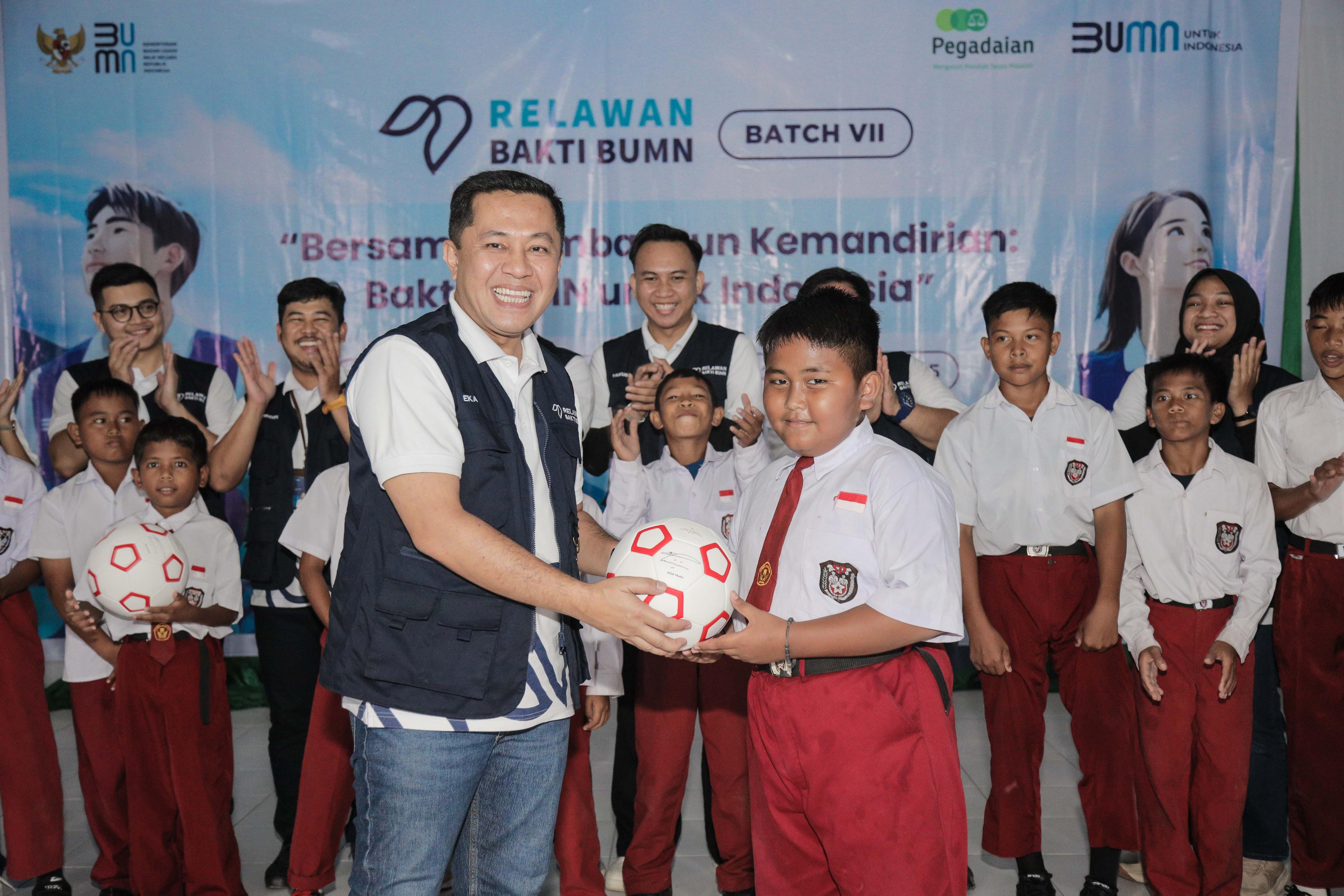 Perkuat Pemberdayaan Sosial & Kelestarian Lingkungan, Relawan Bakti BUMN Pegadaian Gelar TJSL di Derawan